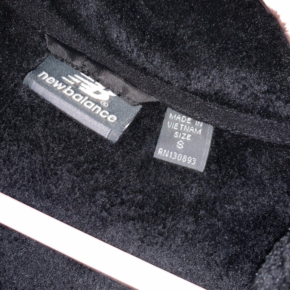 New Balance Fuzzy Zip up - Picture 2 of 2
